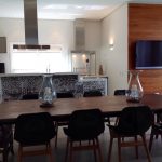 Sala de Jantar em Residência Moderna por Arquitetos