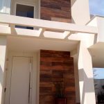 Detalhes da Fachada de Residência Moderna por Arquitetos